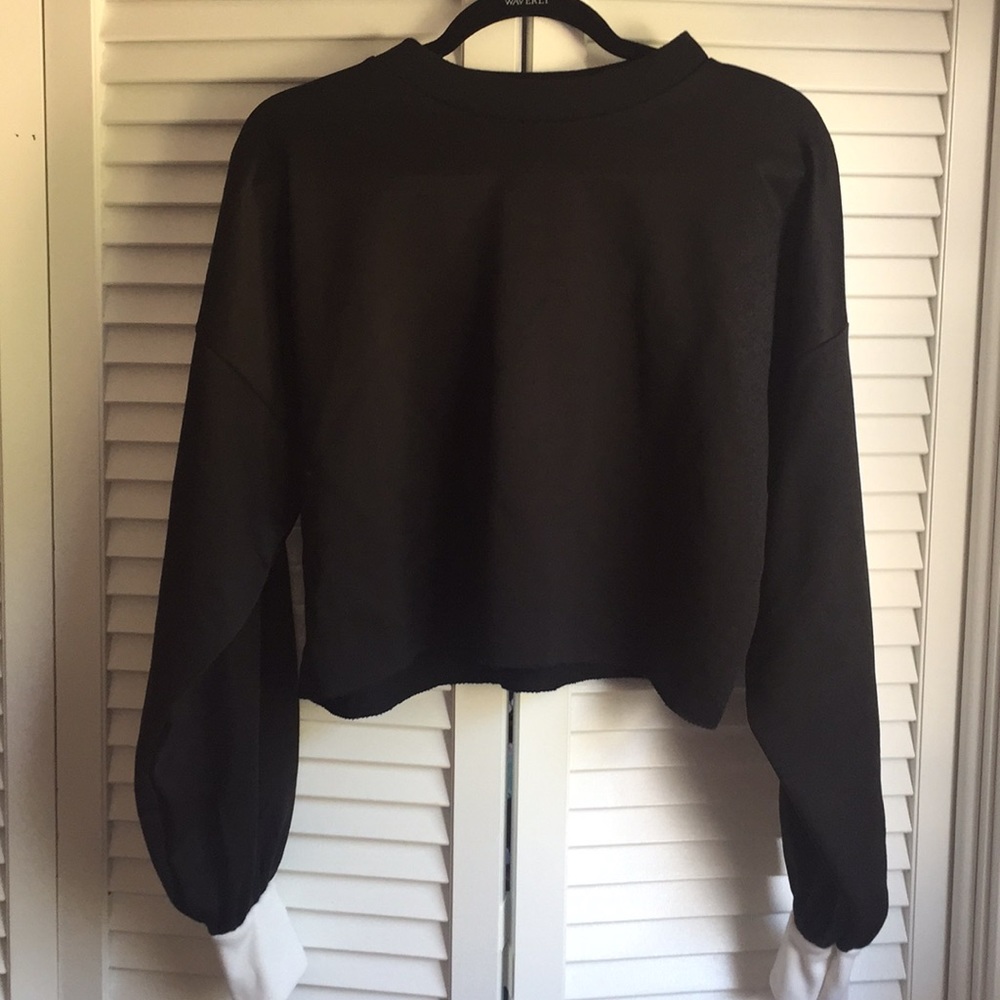 Boohoo Cropped Sweatshirt